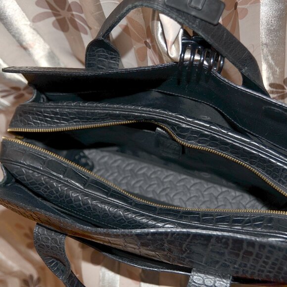 Tuscan Black Leather Briefcase - Picture 3 of 4